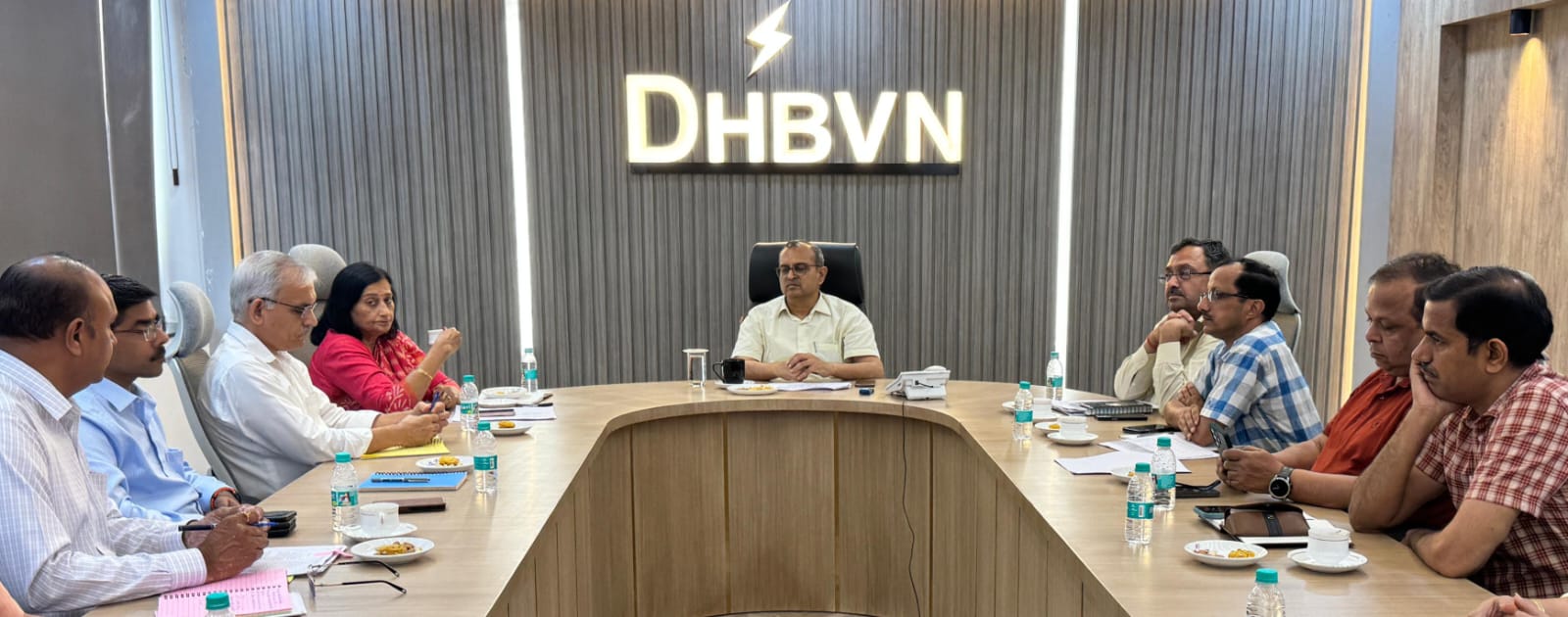 Managing Director of Dakshin Haryana Bijli Vitran Nigam Ashok Kumar Garg took over the charge.